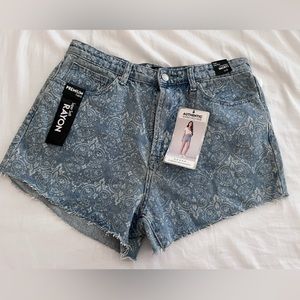 NWT Simple Society denim shorts